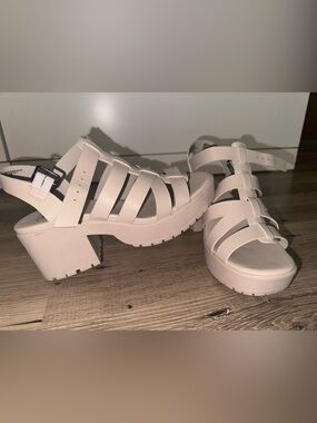SO White Chunky Strappy Block Heel Sandals